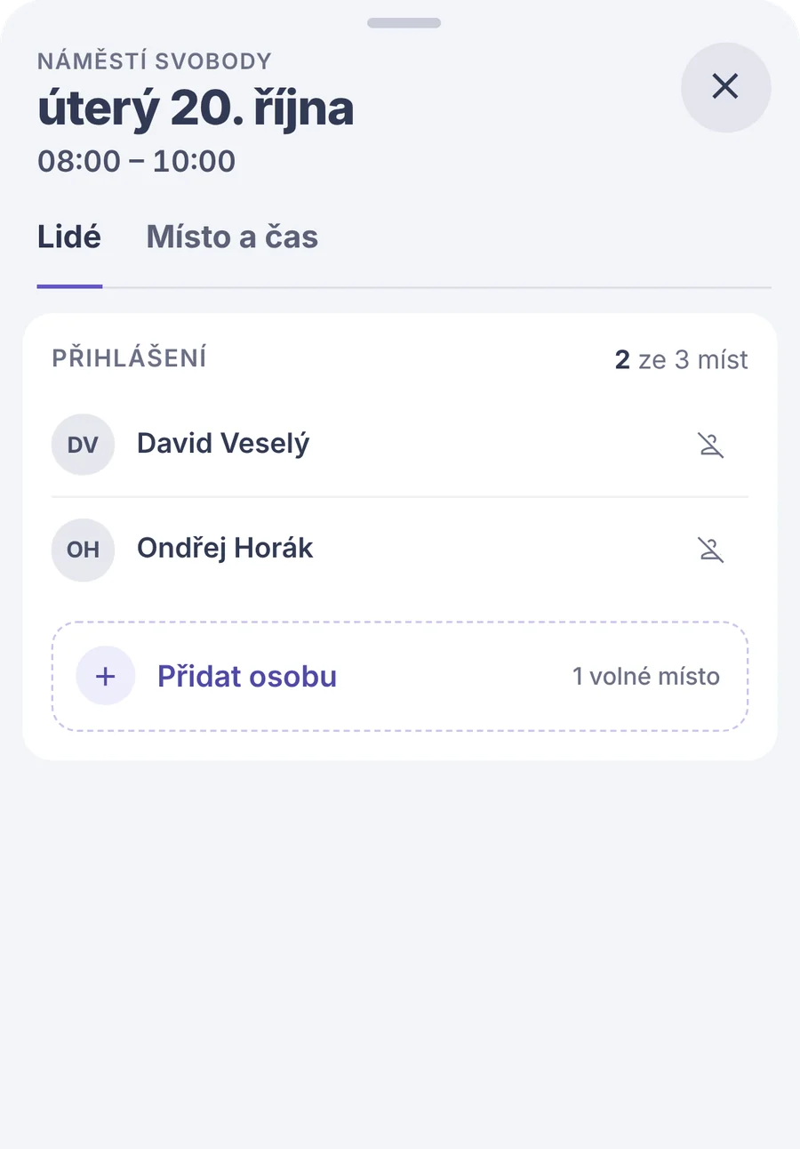 Výstřižek: detail směny – přihlášení dva ze tří, tlačítko Přidat osobu.